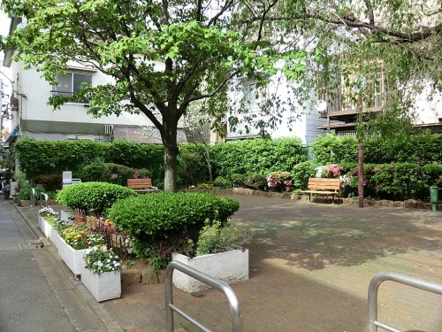 【公園】向原西街かど公園まで279ｍ