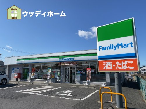 【コンビニエンスストア】ファミリーマート　越谷南荻島店まで1002ｍ