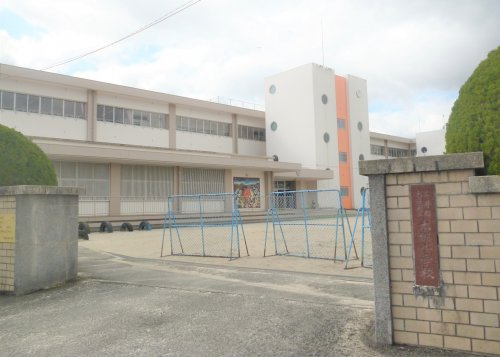 【小学校】本郷小学校まで1791ｍ