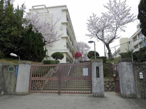 【中学校】多聞東中学校まで1243ｍ