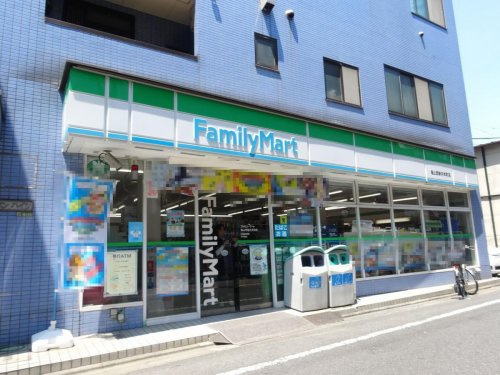 【コンビニエンスストア】ファミリーマート　亀山西新井本町店まで207ｍ