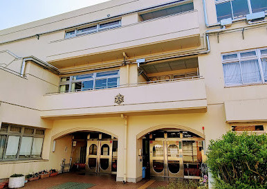 【小学校】新宿区立富久小学校まで3049ｍ