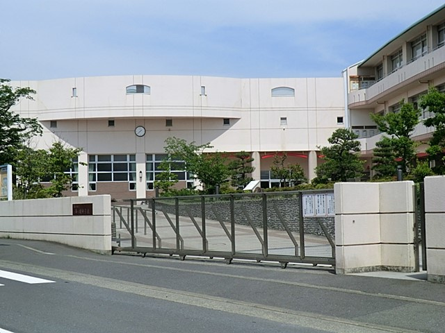 【中学校】藤沢市立藤ヶ岡中学校まで1000ｍ