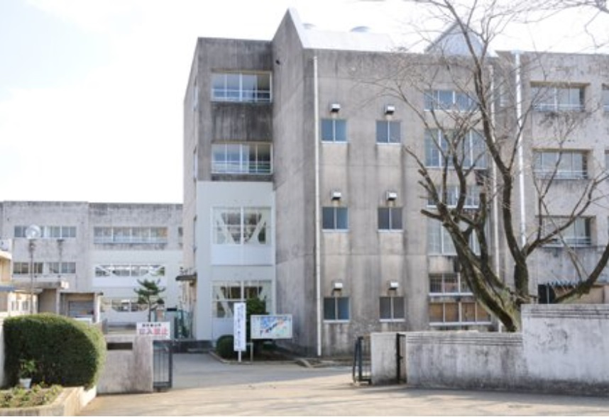 【小学校】八木原小学校まで730ｍ