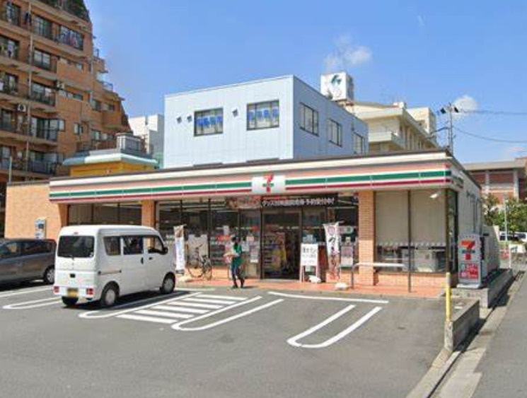 【コンビニエンスストア】セブンイレブン　相模原市民会館前店まで902ｍ
