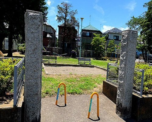 【公園】南平和児童遊園まで31ｍ