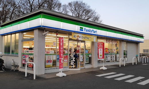 【コンビニエンスストア】ファミリーマート　所沢ネオポリス店まで851ｍ