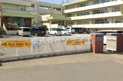 【小学校】入間市立新久小学校まで361ｍ