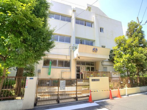 【小学校】葛飾区立堀切小学校まで590ｍ