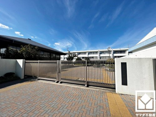 【中学校】八幡市立男山第三中学校まで619ｍ