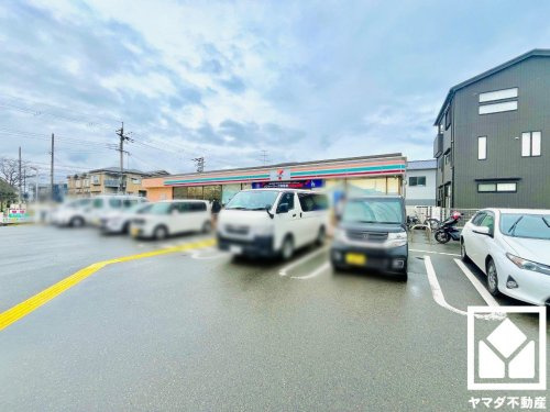 【コンビニエンスストア】セブンイレブン　下鳥羽東柳長町店まで620ｍ