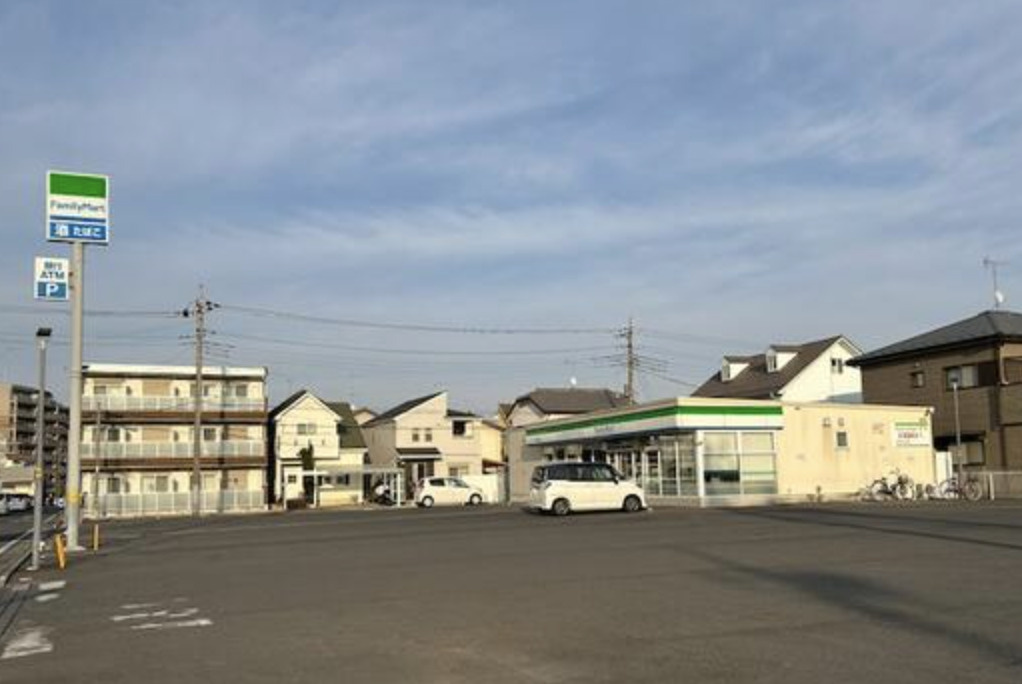 【コンビニエンスストア】ファミリーマート　川越岸町一丁目店まで260ｍ