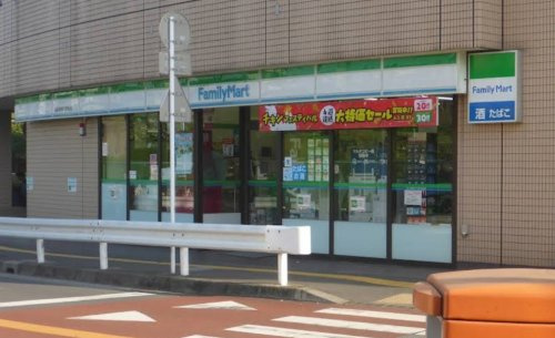 【コンビニエンスストア】ファミリーマート　柳瀬川駅前店まで513ｍ