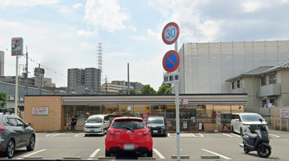 【コンビニエンスストア】セブンイレブン　吹田山田北店まで1053ｍ