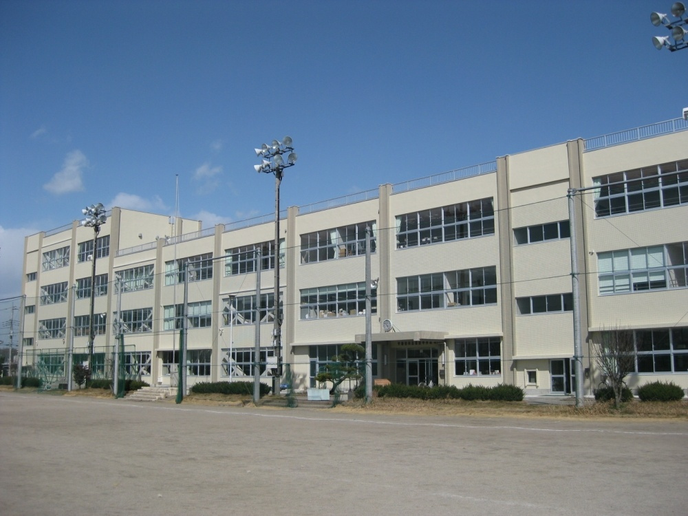 【中学校】宇都宮市立雀宮中学校まで1036ｍ