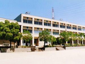 【小学校】四條畷市立四條畷南小学校まで313ｍ