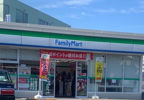 【コンビニエンスストア】ファミリーマート　八王子石川町店まで220ｍ