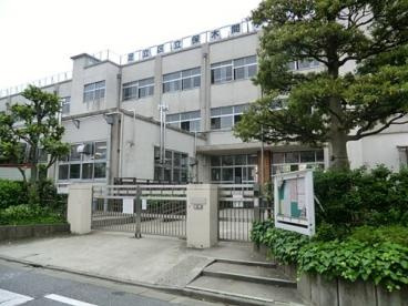 【小学校】足立区立保木間小学校まで605ｍ