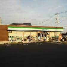 【コンビニエンスストア】ファミリーマート　草加新里町店まで429ｍ