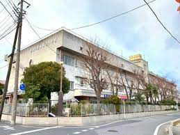 【小学校】草加市立両新田小学校まで381ｍ