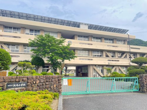 【小学校】赤穂市立坂越小学校まで1030ｍ