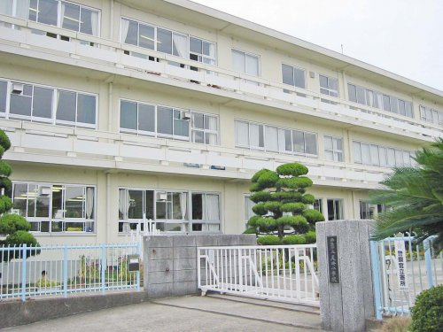 【小学校】赤穂市立尾崎小学校まで733ｍ