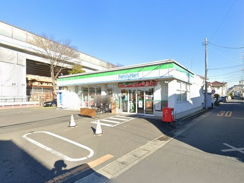 【コンビニエンスストア】ファミリーマート茅ヶ崎赤羽根店まで452ｍ