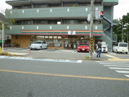 【コンビニエンスストア】セブンイレブン　平塚虹ケ浜店まで227ｍ