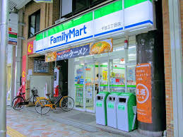 【コンビニエンスストア】ファミリーマート　千住三丁目店まで127ｍ