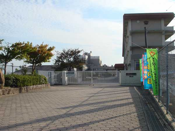 【中学校】五日市観音中学校まで1627ｍ