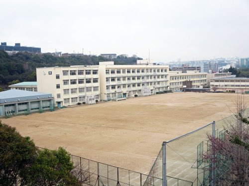 【中学校】舞子中学校まで885ｍ