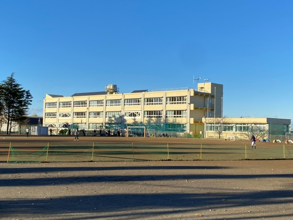 【小学校】多摩市立北諏訪小学校まで700ｍ