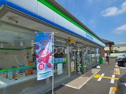 【コンビニエンスストア】ファミリーマート八潮緑町三丁目店まで1032ｍ