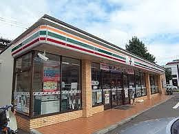 【コンビニエンスストア】セブンイレブン　福岡鶴田4丁目店まで422ｍ