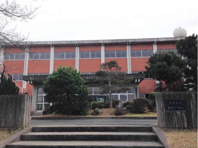 【小学校】米子市立成実小学校まで2261ｍ