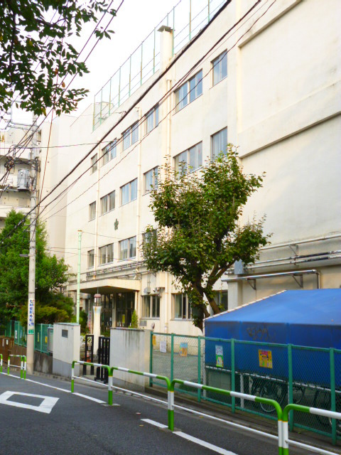 【小学校】文京区立大塚小学校まで810ｍ