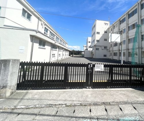 【中学校】沼津市立片浜中学校まで294ｍ