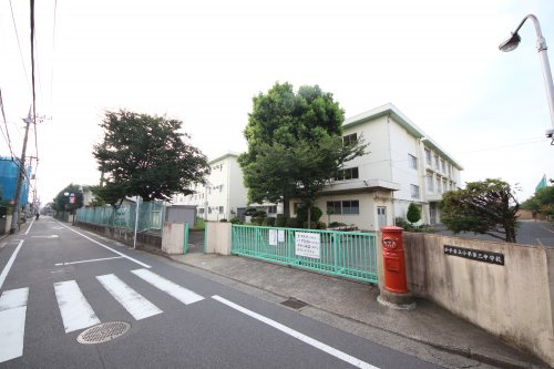 【中学校】小平市立小平第三中学校まで278ｍ