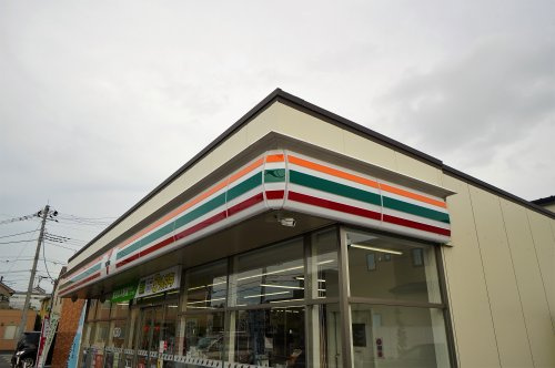 【コンビニエンスストア】セブンイレブン　浦和瀬ヶ崎店まで718ｍ