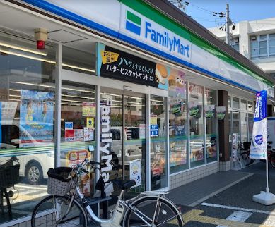 【コンビニエンスストア】ファミリーマート　西成松店まで224ｍ