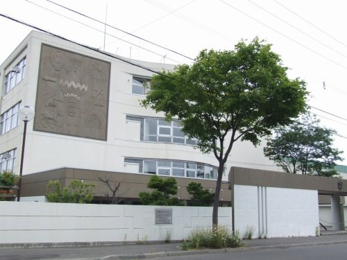 【中学校】札幌市立西岡北中学校まで1600ｍ