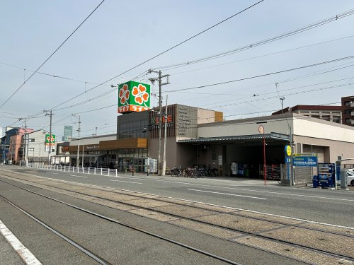 【スーパー】ライフ　玉出東店まで510ｍ
