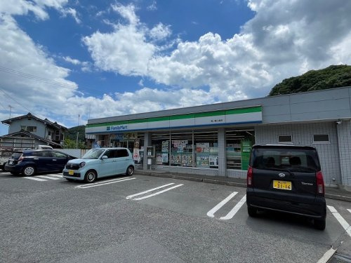 【コンビニエンスストア】ファミリーマート　美ノ郷三成店まで770ｍ