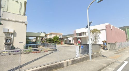 【小学校】有田市立保田小学校まで643ｍ