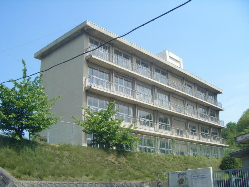 【小学校】野々浜小学校まで448ｍ