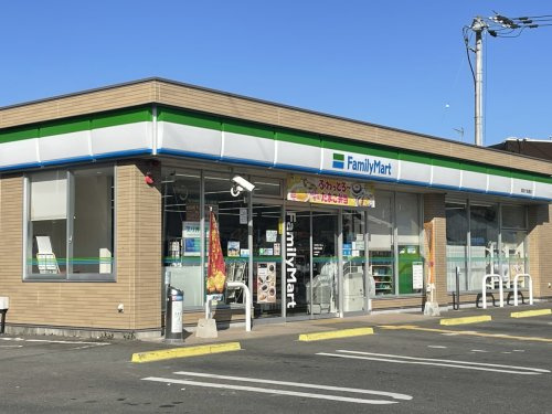 【コンビニエンスストア】ファミリーマート　高知介良通店まで896ｍ