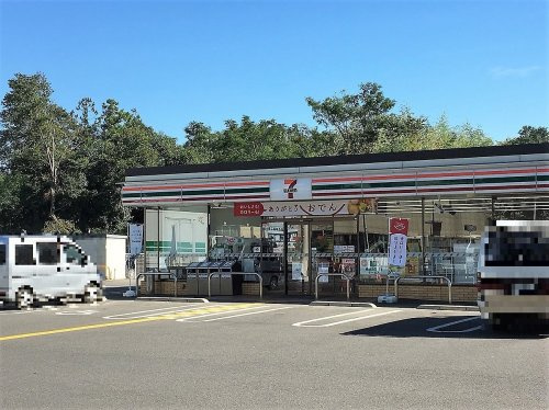 【コンビニエンスストア】セブンイレブン　東近江小田苅店まで900ｍ