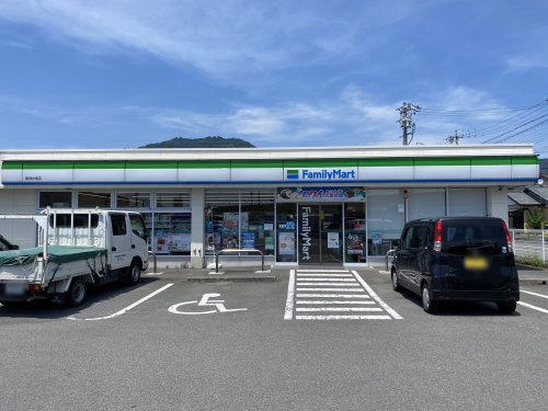 【コンビニエンスストア】ファミリーマート　焼津中里店まで720ｍ