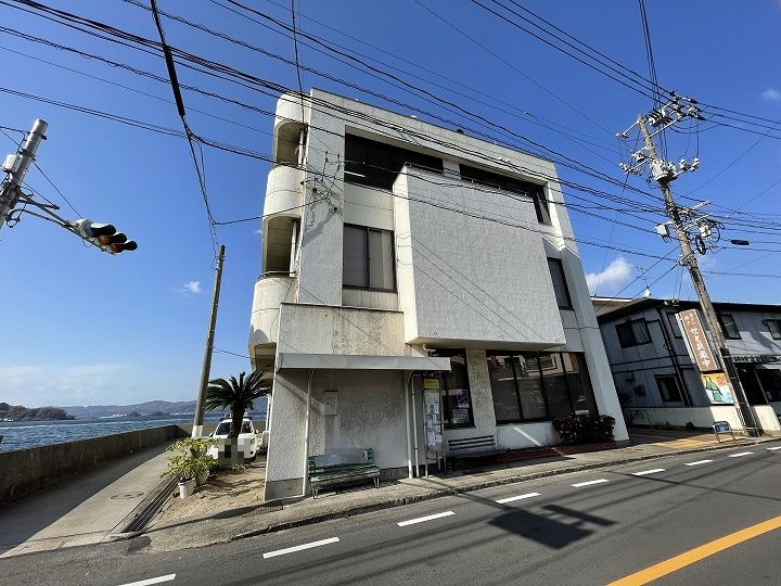 【市役所・区役所】呉市役所警固屋市民センターまで1628ｍ