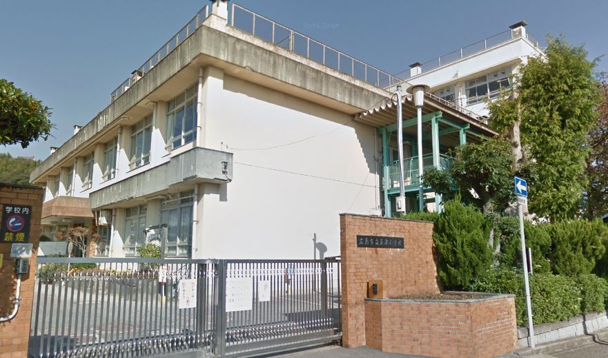 【小学校】草津小学校まで772ｍ
